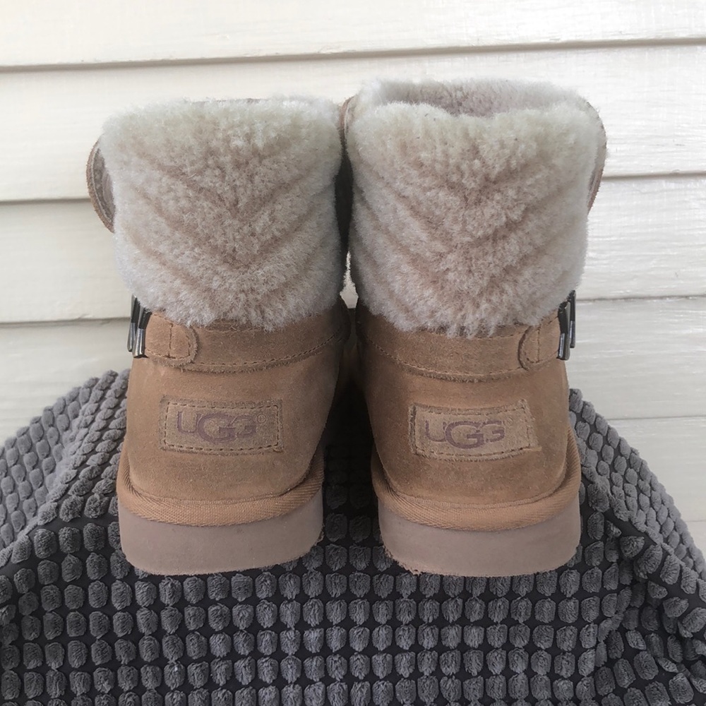 UGG Short Boot